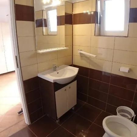 Casa Zanfir קוסטינסטי